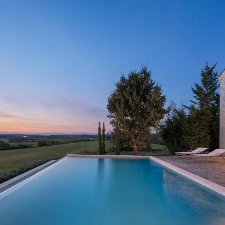 Brazzania Villa