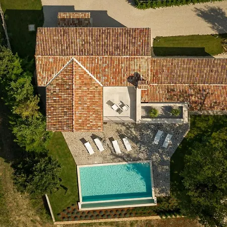 Brazzania Villa *
