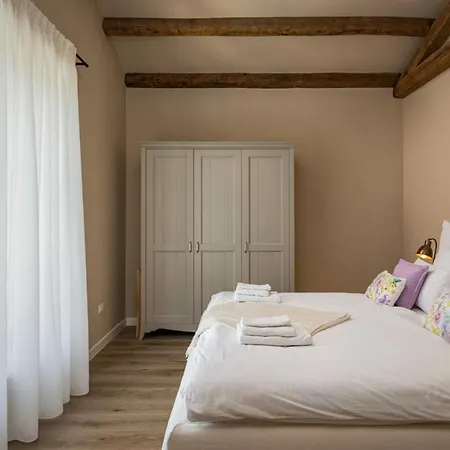Brazzania Villa