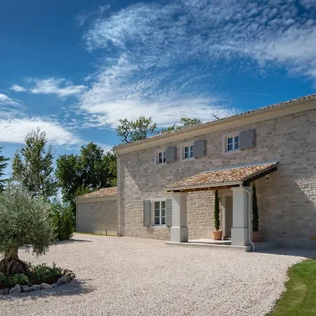 Brazzania Villa Buje